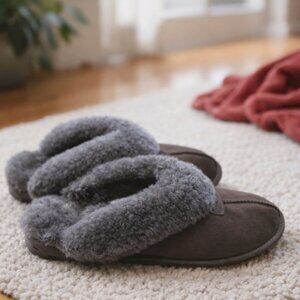 UGG Coquette Womens 8 Gray Sheepskin Suede Slippers Indoor/Outdoor 5125